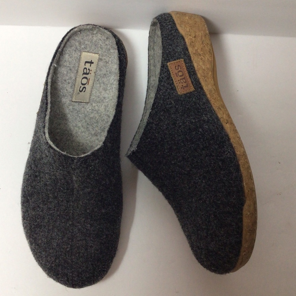 Taos Woollery Gray Wool Clogs Mules